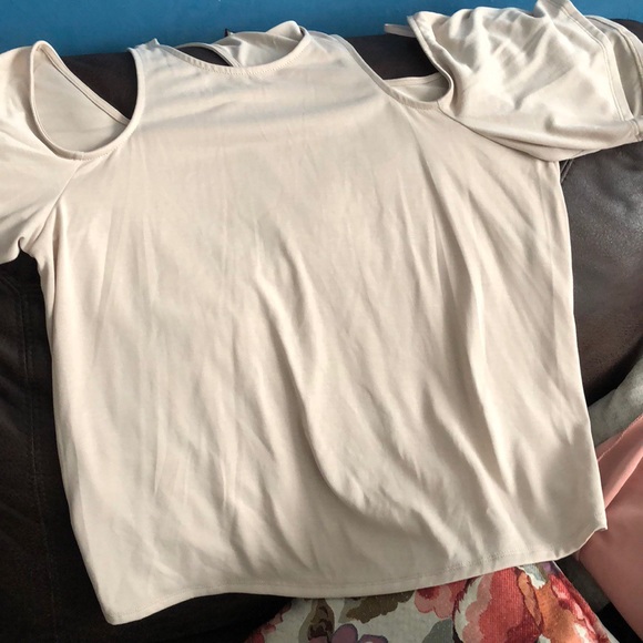 Top - Picture 2 of 2